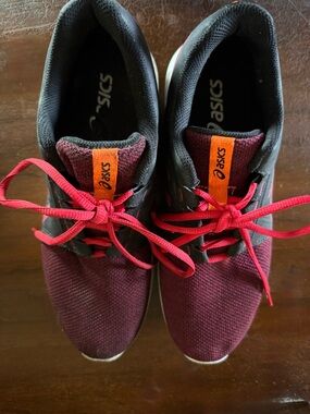 Asics Black and Maroon Shoe Womens size 9